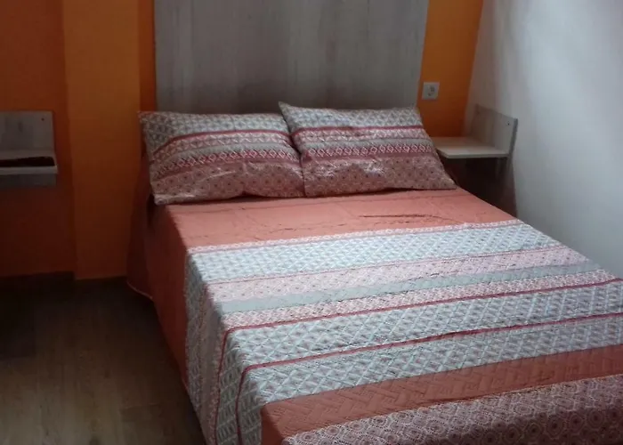 La Catedral Πανσιόν *